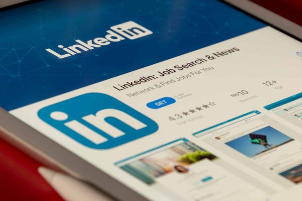 Comment optimiser votre profil LinkedIn pour une carrière en audit financier ?
